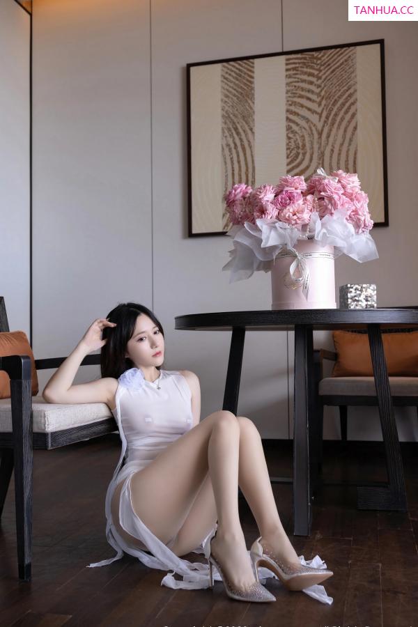 鱼子酱fish  [XiuRen]高清写真图 2023.03.31 No.6512 鱼子酱Fish 美腿丝袜第32张图片